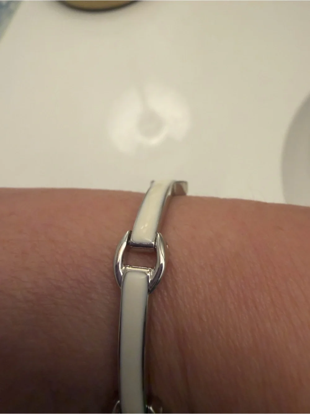Anne Klein Silver-Tone White Enamel Bracelet 7 inch clasp closure Clean elegant